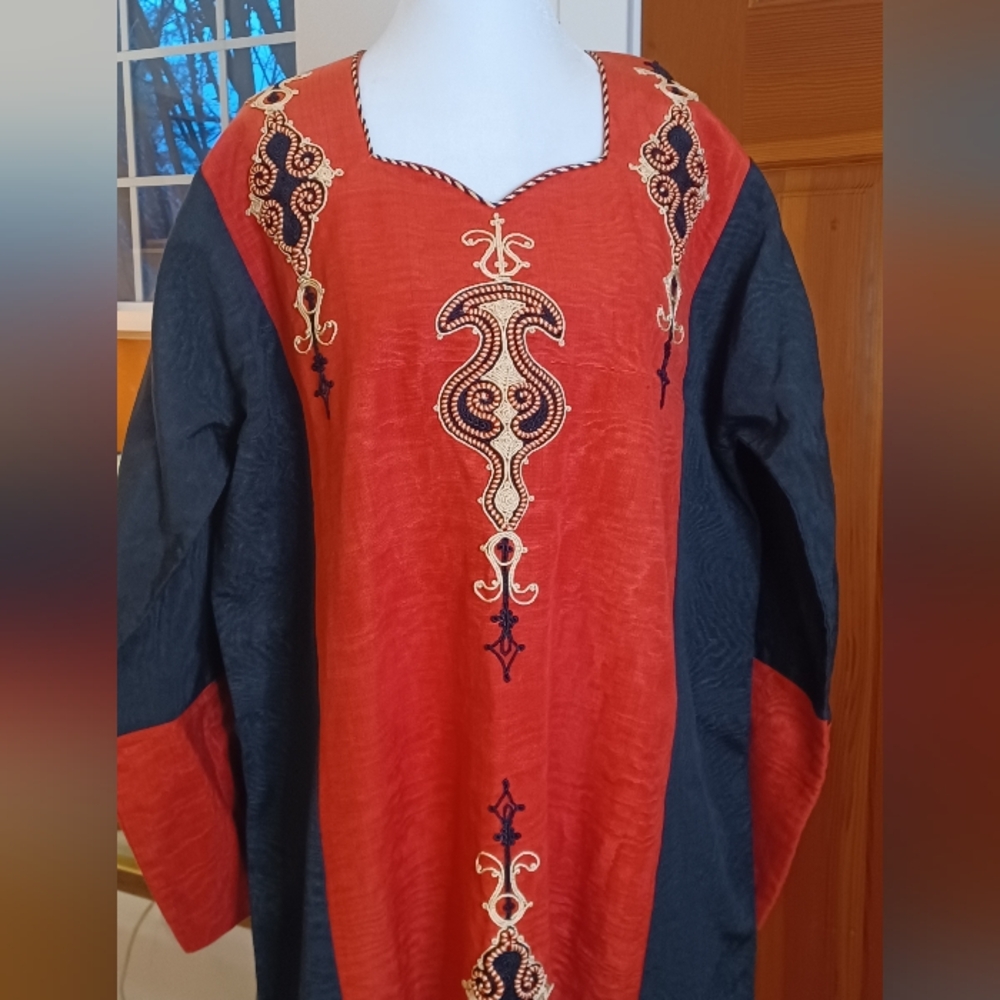 Crazy cool, well-made vintage kaftan with graphic embroidery - Picture 2 of 7